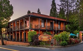 The Groveland Hotel